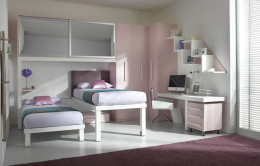 Детская комната для двух детей выполнена из крашенного МДФ в цвете RAL 9003 и RAL 3015.